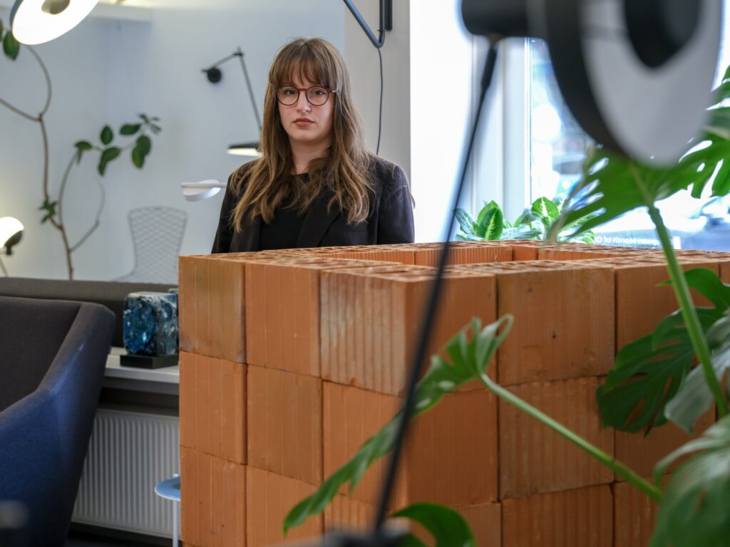 Sanda Črnelč, Otkrila sam nešto između dvije cigle, Grupa Showroom, Ul. popa Dukljanina 1, Zagreb